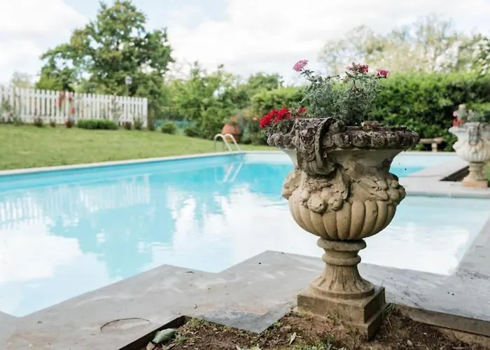Il Rossignolo Con Piscina 3*